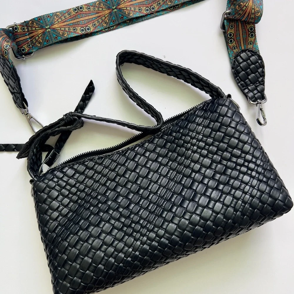 Black women’s Woven Shoulder Bag